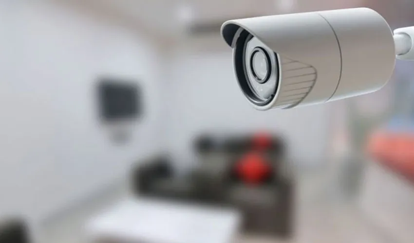 Κάμερες Ασφαλείας σε Πολυκατοικία: Νομικό Πλαίσιο και Εγκατάσταση