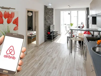 Airbnb σε Πολυκατοικία: Τι Λέει ο Νόμος και Τι Μπορεί να Αποφασίσει η Γενική Συνέλευση