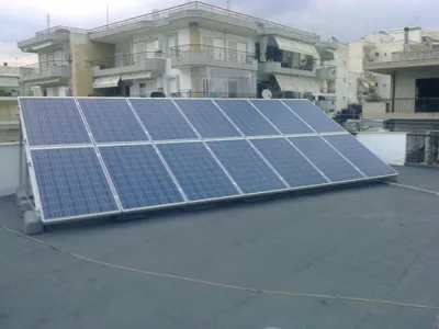 Φωτοβολταϊκά στην Ταράτσα Πολυκατοικίας: Οδηγός Εγκατάστασης