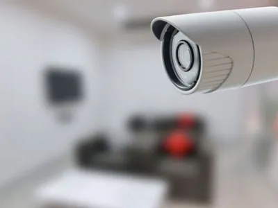 Κάμερες Ασφαλείας σε Πολυκατοικία: Νομικό Πλαίσιο και Εγκατάσταση