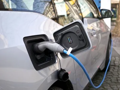 Φόρτιση Ηλεκτρικού Αυτοκινήτου σε Πολυκατοικία: Νομοθεσία, Εγκατάσταση & Κόστος